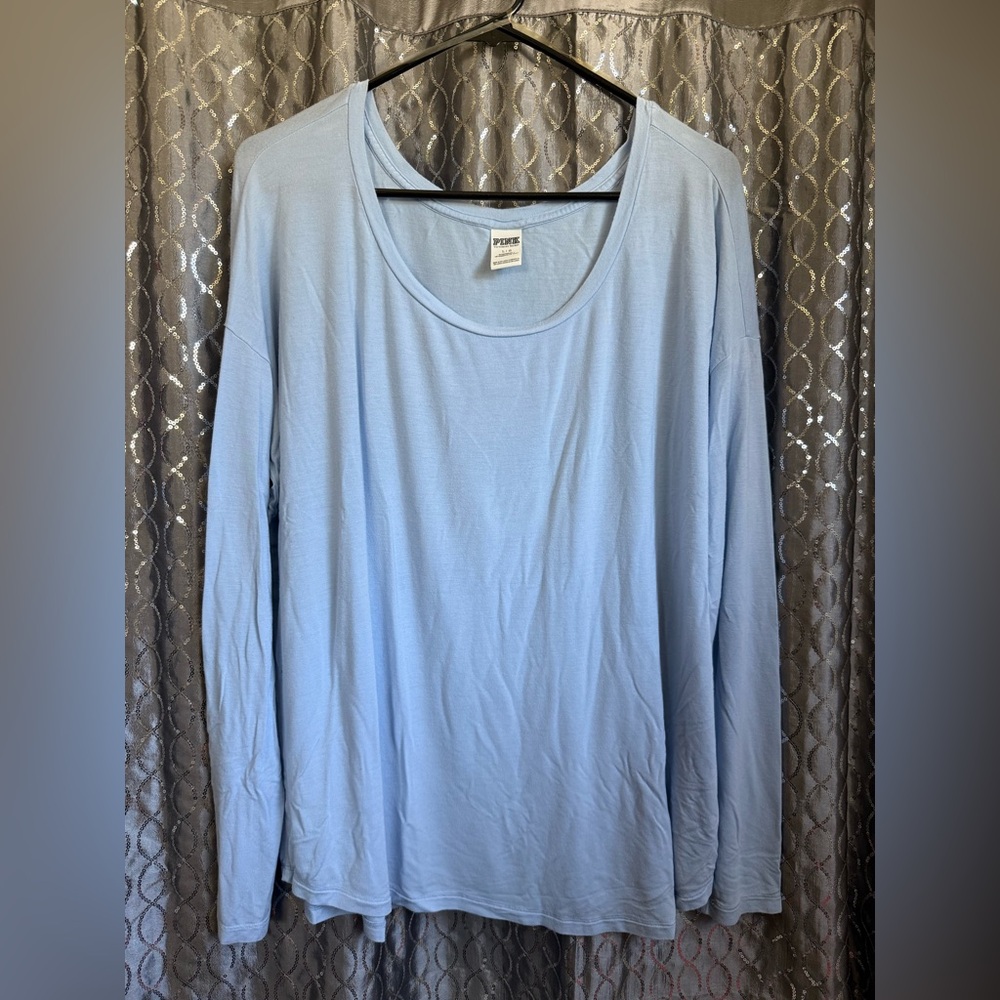 Victoria’s Secret Women's Blue Long Sleeve Tee Size L
